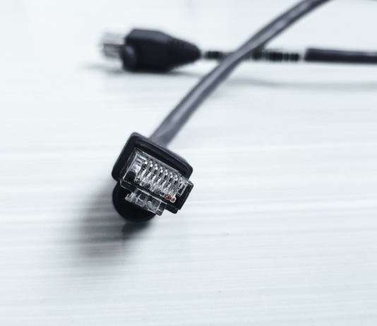 Kabel Cat 5e, Cat 6 czy Cat 7 – jaki przewód Ethernet wybrać do domowej sieci? Kabel Cat 5e, Cat 6 czy Cat 7 – jaki przewód Ethernet wybrać do domowej sieci?